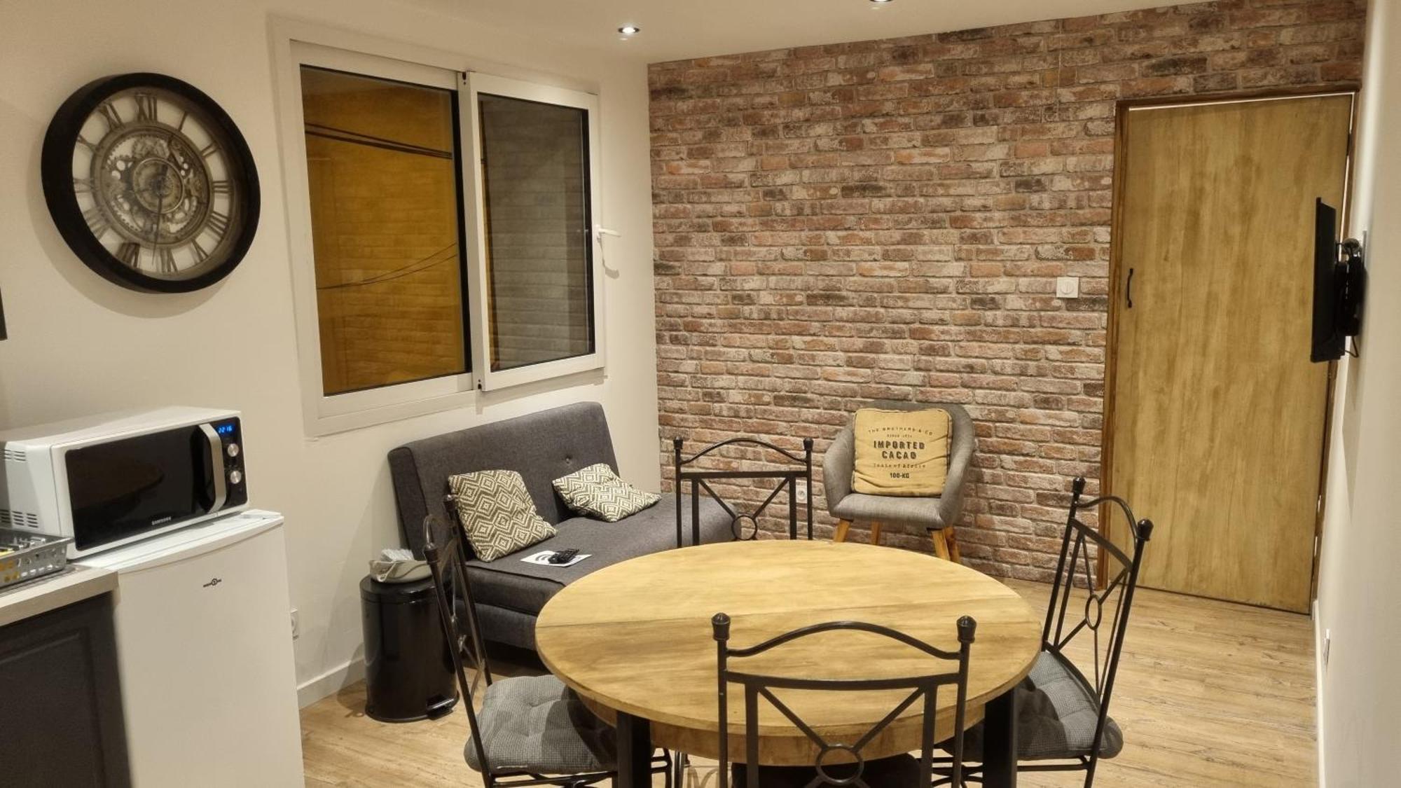 Appartement Neuf Avec Cuisine พุราเดส์ ภายนอก รูปภาพ
